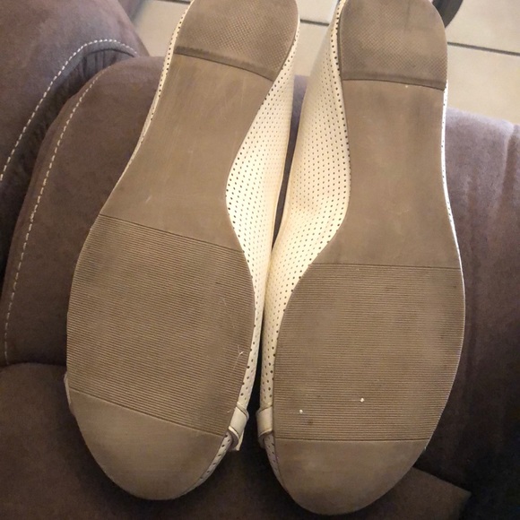 Shoes - Picture 5 of 6